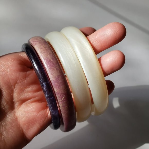 4 Vintage Bangle Bracelets - Picture 4 of 7